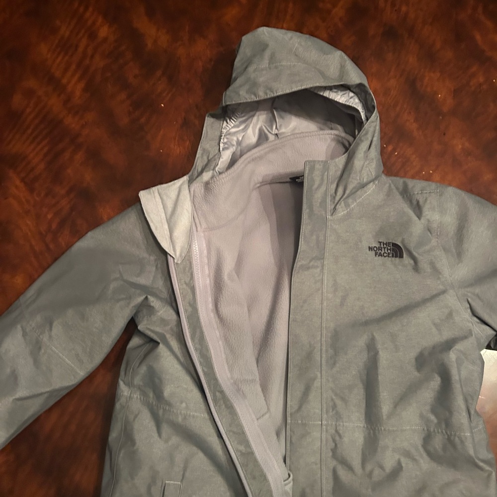 Boys Size 18/20 North Face ski jacket and bib pants